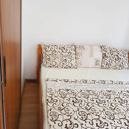 Campsite Bungalow Megi *
