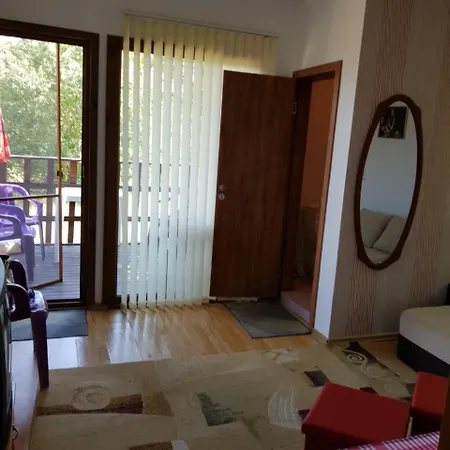 Bungalow Megi Campsite Nadezhda